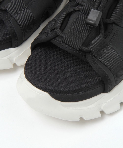 LAKOLE(ラコレ)の「コード厚底スポーツサンダル / 637943(サンダル・メンズ・ホワイト×ブラック/ブラック・MEDIUM/LARGE)」の15枚目の写真