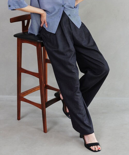 green label relaxing（グリーンレーベルリラクシング）の「［size SHORT/TALLあり］ライト リネンライク タック ワイドパンツ UVカット 通気性（スラックス・レディース・ダークブラウン/ネイビー/ナチュラル・40/38/36/SHORT/TALL）」の15枚目の写真