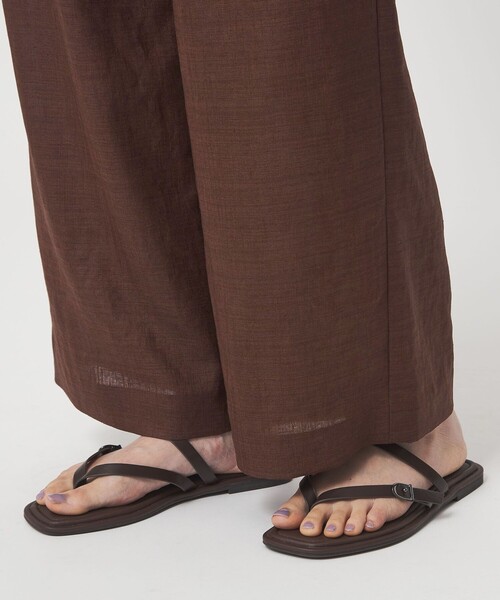 green label relaxing（グリーンレーベルリラクシング）の「［size SHORT/TALLあり］ライト リネンライク タック ワイドパンツ UVカット 通気性（スラックス・レディース・ダークブラウン/ネイビー/ナチュラル・40/38/36/SHORT/TALL）」の21枚目の写真