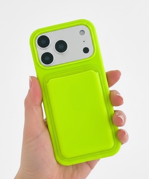 Fun & Daily(ファンアンドデイリー)の「Magsafe対応 Silicon Color iPhone 16 17 Pro ProMax Case / アイフォンケース&カバー(スマホケース/カバー・レディース・ベージュ/グレー/グリーン/イエロー/ネイビー/ブラック・iPhone 17 Pro Max/iPhone 17 Pro/iPhone 17/iPhone 16/iPhone 16 Pro Max/iPhone 16 Pro)」の4枚目の写真