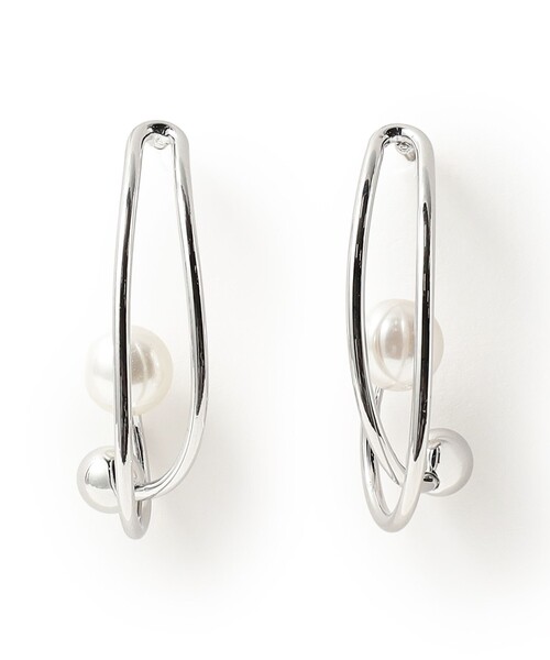 BEAMS HEART(ビームスハート)の「フェイクパール ライン ピアス(ピアス(両耳用)・レディース・ゴールド/シルバー・ONE SIZE)」の1枚目の写真