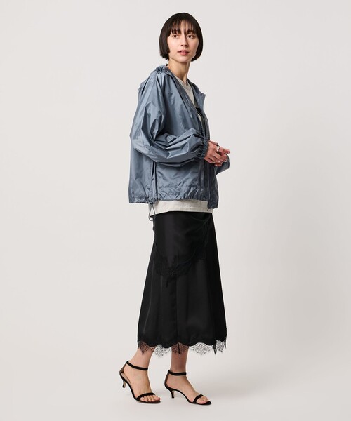 UNITED ARROWS（ユナイテッドアローズ）の「ショート ボリューム ブルゾン ‐ウォッシャブル‐（ブルゾン・レディース・ブラック/ダークグレー/ホワイト・FREE）」の4枚目の写真