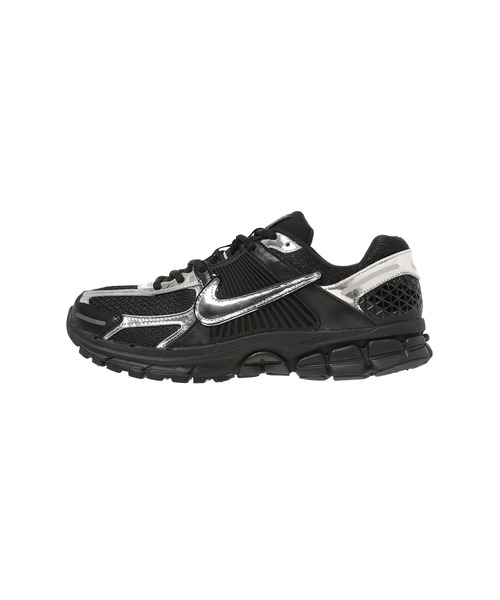 NIKE（ナイキ）の「NIKE WMNS ZOOM VOMERO 5 CHROME IV4311-002（スニーカー・メンズ・ブラック・26cm/28.5cm/26.5cm/27cm/27.5cm/28cm）」の2枚目の写真