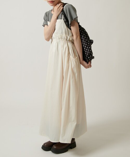 w closet(ダブルクローゼット)の「ウエストドロストナイロンキャミワンピース(ワンピース・レディース・アイボリー/ブルー/ブラック・FREE)」の5枚目の写真