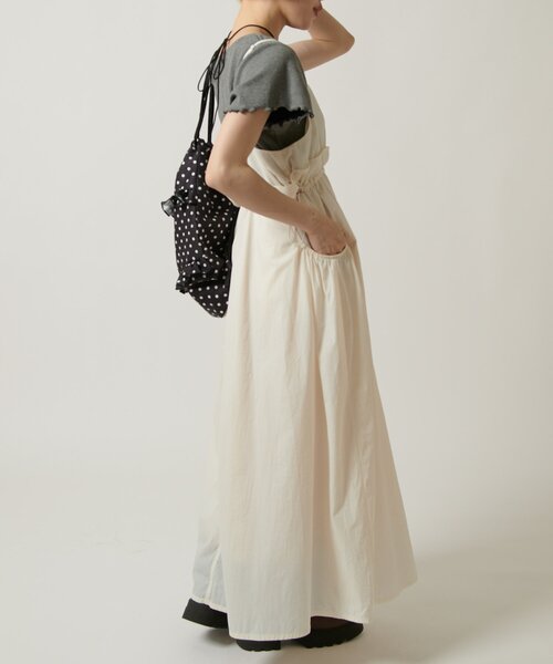 w closet(ダブルクローゼット)の「ウエストドロストナイロンキャミワンピース(ワンピース・レディース・アイボリー/ブルー/ブラック・FREE)」の8枚目の写真
