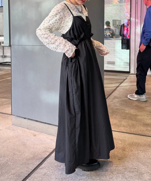 w closet(ダブルクローゼット)の「ウエストドロストナイロンキャミワンピース(ワンピース・レディース・アイボリー/ブルー/ブラック・FREE)」の15枚目の写真