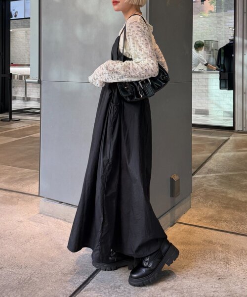 w closet(ダブルクローゼット)の「ウエストドロストナイロンキャミワンピース(ワンピース・レディース・アイボリー/ブルー/ブラック・FREE)」の16枚目の写真