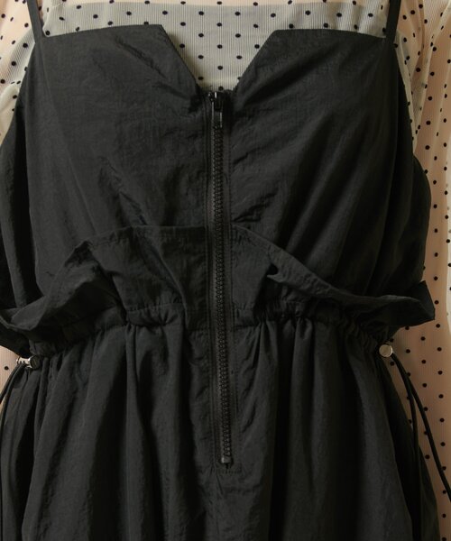 w closet(ダブルクローゼット)の「ウエストドロストナイロンキャミワンピース(ワンピース・レディース・アイボリー/ブルー/ブラック・FREE)」の18枚目の写真