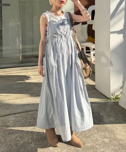 w closet(ダブルクローゼット)の「ウエストドロストナイロンキャミワンピース(ワンピース・レディース・アイボリー/ブルー/ブラック・FREE)」の22枚目の写真