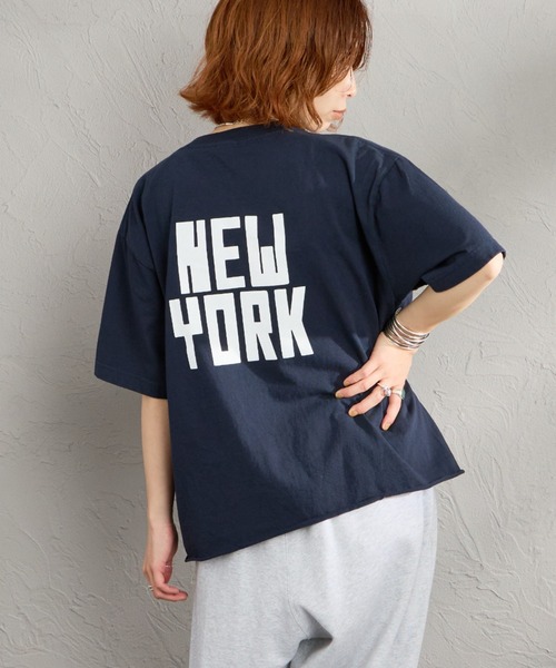 FUNG（ファング）の「[FUNG/ファング] N.Y FB カットオフ プリントＴシャツ（Tシャツ/カットソー・レディース・ホワイト/ネイビー・M）」の2枚目の写真