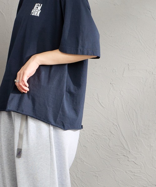 FUNG（ファング）の「[FUNG/ファング] N.Y FB カットオフ プリントＴシャツ（Tシャツ/カットソー・レディース・ホワイト/ネイビー・M）」の17枚目の写真