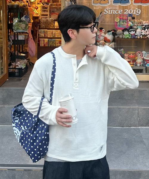 MAISON MINED(メゾンミネド)の「BASIC WAFFLE HENLEY NECK CREAM(Tシャツ/カットソー・メンズ・その他・SMALL/MEDIUM/LARGE)」の6枚目の写真