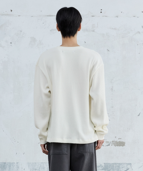 MAISON MINED(メゾンミネド)の「BASIC WAFFLE HENLEY NECK CREAM(Tシャツ/カットソー・メンズ・その他・SMALL/MEDIUM/LARGE)」の12枚目の写真