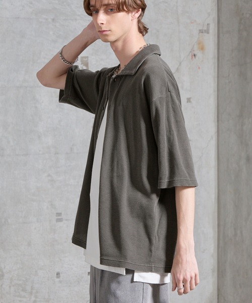 SERACE(セラス)の「【SERACE】Vintage waffle collared short sleeve cardigan / ヴィンテージワッフル襟付き半袖カーディガン(シャツ/ブラウス・メンズ・ブラック/グレー・M/L/S)」の4枚目の写真