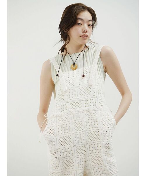 FIKA.（フィーカ）の「Motif  lace overalls（サロペット/オーバーオール・レディース・オフホワイト/ブラック・FREE）」の6枚目の写真