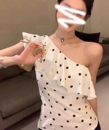 ドット柄アシンメトリーフリルトップス