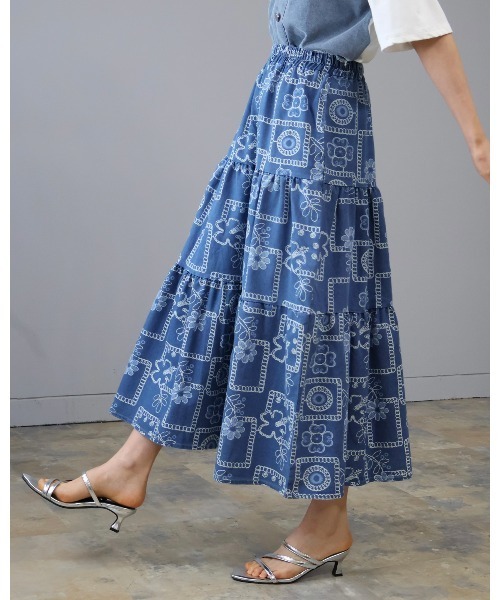 Doumoi(ドゥモエ)の「デニム フラワープリント デザインスカート(デニムスカート・レディース・ブルー/ネイビー・FREE)」の12枚目の写真