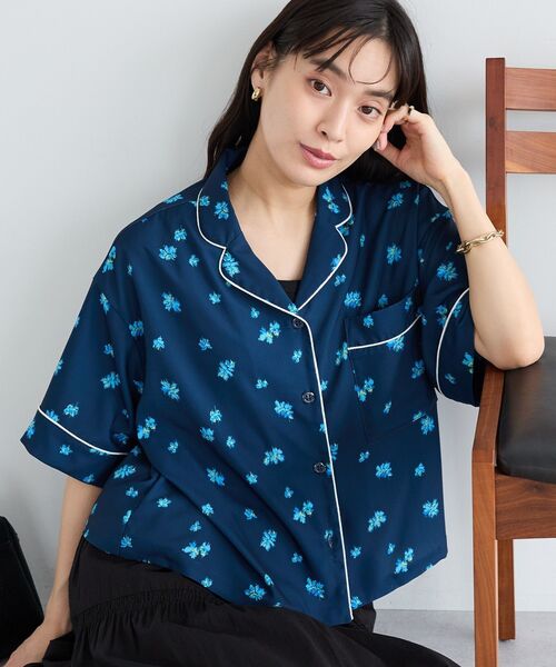 CRAFT STANDARD BOUTIQUE(クラフトスタンダードブティック)の「ボタニカルプリントオープンカラーシャツ(シャツ/ブラウス・レディース・ネイビー/アイボリー・FREE)」の3枚目の写真