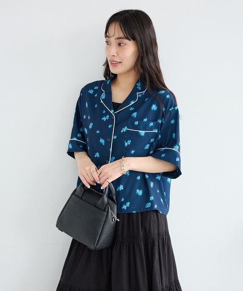 CRAFT STANDARD BOUTIQUE(クラフトスタンダードブティック)の「ボタニカルプリントオープンカラーシャツ(シャツ/ブラウス・レディース・ネイビー/アイボリー・FREE)」の5枚目の写真