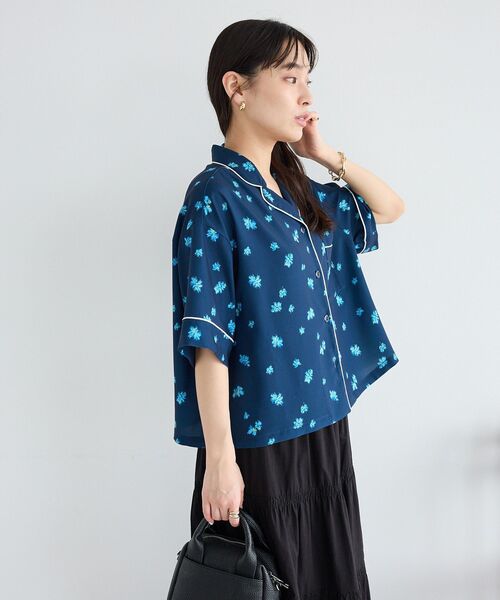 CRAFT STANDARD BOUTIQUE(クラフトスタンダードブティック)の「ボタニカルプリントオープンカラーシャツ(シャツ/ブラウス・レディース・ネイビー/アイボリー・FREE)」の6枚目の写真