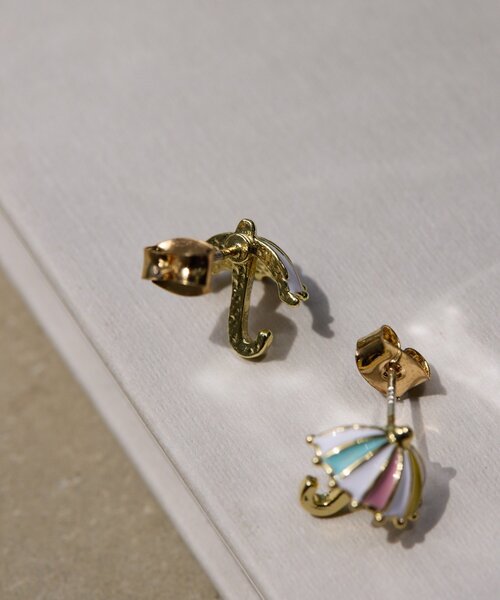 ear PAPILLONNER(イアパピヨネ)の「《WEB限定/チタンポスト》カラフル雨傘ピアス(ピアス(両耳用)・レディース・オレンジ/ベビーピンク・FREE)」の6枚目の写真