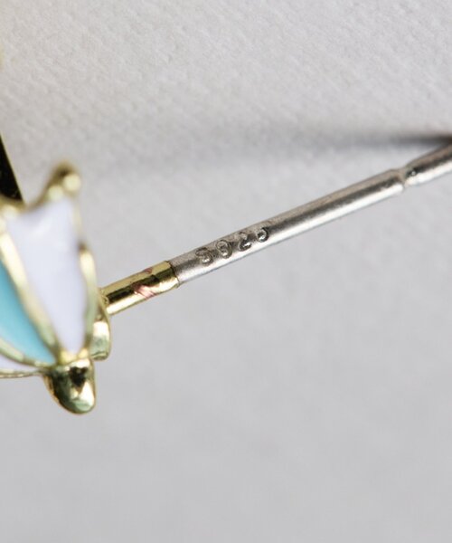 ear PAPILLONNER(イアパピヨネ)の「《WEB限定/チタンポスト》カラフル雨傘ピアス(ピアス(両耳用)・レディース・オレンジ/ベビーピンク・FREE)」の7枚目の写真