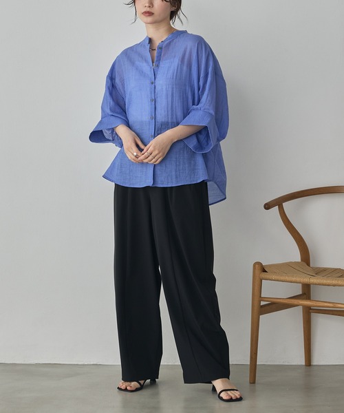 hunch(ハンチ)の「ハイツイストスラブ ドルマンシャツ(シャツ/ブラウス・レディース・ブルー/オフホワイト/チャコール/ライトピンク・FREE)」の21枚目の写真