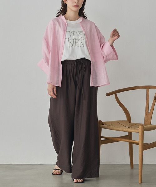 hunch(ハンチ)の「ハイツイストスラブ ドルマンシャツ(シャツ/ブラウス・レディース・ブルー/オフホワイト/チャコール/ライトピンク・FREE)」の8枚目の写真