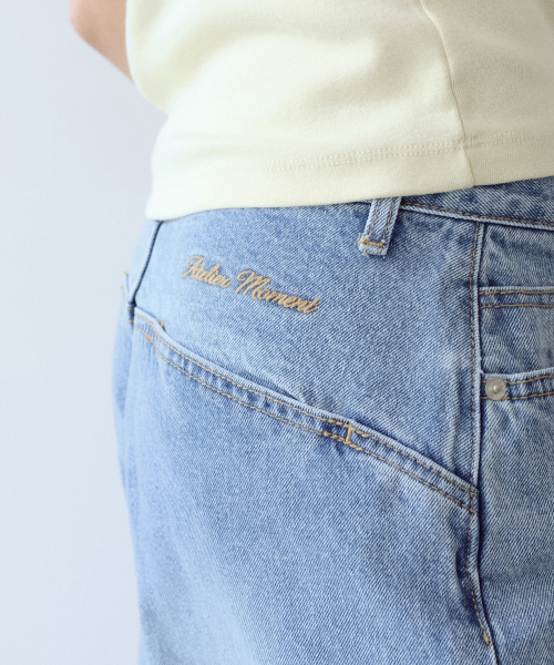 URAGO(ユラーゴ)の「Curved washing denim pants(デニムパンツ・レディース・ブルー・SMALL/MEDIUM/LARGE)」の4枚目の写真