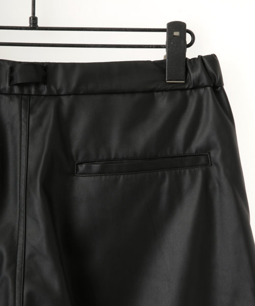 NO ID.（ノーアイディ）の「mp4179-ｼﾝｾﾃｨｯｸﾚｻﾞｰﾚｲﾔｰﾄﾞﾊｰﾌPT ﾊﾟﾝﾂ（その他パンツ・メンズ・ブラック・2/1/3）」の4枚目の写真