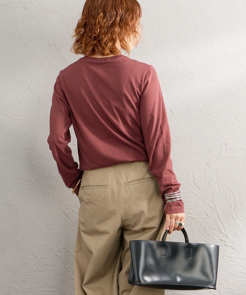 HANES（ヘインズ）の「[HANES/ヘインズ] 2P FOR HER ジャパンフィットロングスリーブパックTシャツ（Tシャツ/カットソー・レディース・ブラウン/ホワイト・L/M）」の6枚目の写真