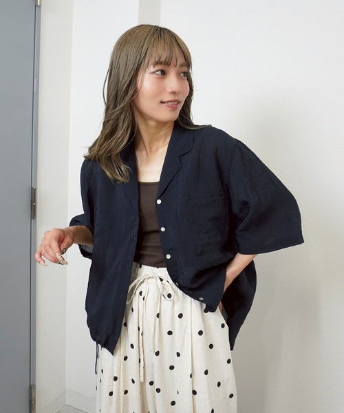 gossara(ゴサラ)の「【さらっと羽織れる軽やかさ】裾ドロスト開襟カラーシャツ(シャツ/ブラウス・レディース・チャコールグレー/ブラウン/ベージュ・FREE)」の1枚目の写真