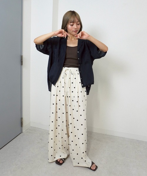 gossara（ゴサラ）の「【さらっと羽織れる軽やかさ】裾ドロスト開襟カラーシャツ（シャツ/ブラウス・レディース・チャコールグレー/ブラウン/ベージュ・FREE）」の17枚目の写真