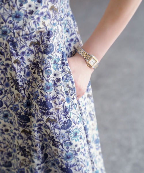 HUIT bouquet（ユイット）の「ノースリーブ ウエスト切り替え ワンピース Made with Liberty Fabric HUIT（ワンピース・レディース・グレー/ブルー・M/S）」の8枚目の写真
