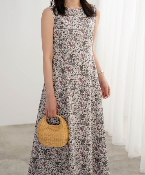 HUIT bouquet（ユイット）の「ノースリーブ ウエスト切り替え ワンピース Made with Liberty Fabric HUIT（ワンピース・レディース・グレー/ブルー・M/S）」の5枚目の写真
