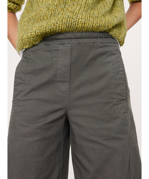 Banana Republic(バナナリパブリック)の「ミッドライズ リラックス ペインター プルオン パンツ(その他パンツ・レディース・カーキ/ブラック/その他/アイボリー・S/XS/L/M)」の10枚目の写真