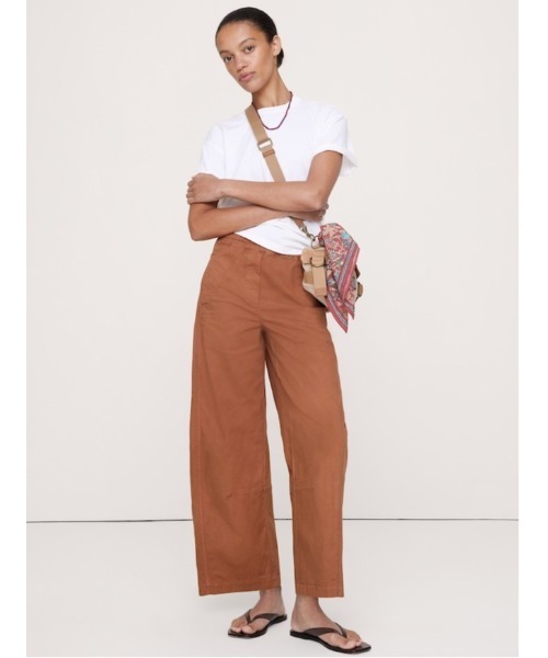 Banana Republic(バナナリパブリック)の「ミッドライズ リラックス ペインター プルオン パンツ(その他パンツ・レディース・カーキ/ブラック/その他/アイボリー・S/XS/L/M)」の4枚目の写真