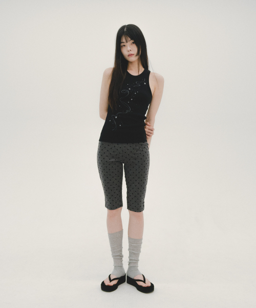 MIHEV(ミヘブ)の「ギャラクシーグラフィックタンクトップブラック(Tシャツ/カットソー・レディース・その他・FREE)」の5枚目の写真