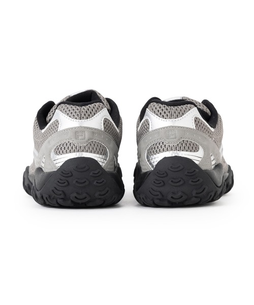 FILA(フィラ)の「FILA ECHAPPE MS v2 / フィラエシャッペエムエスブイ2(スニーカー・レディース・ダークグレー・23.0cm/23.5cm/24.0cm/24.5cm/25.0cm/25.5cm/26.0cm/26.5cm)」の3枚目の写真