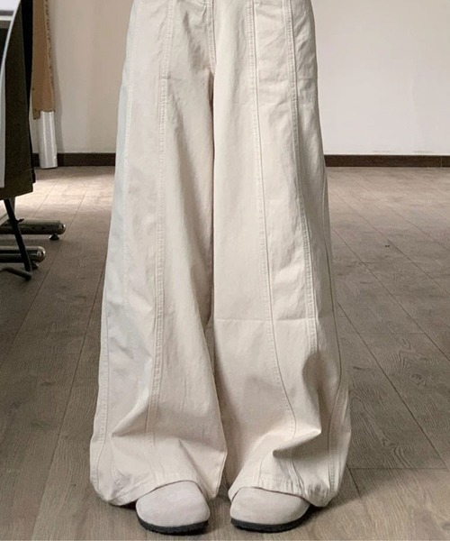 Flugge(フラッジー)の「ワイドバギーパンツ(その他パンツ・レディース・アイボリー・MEDIUM/LARGE)」の13枚目の写真