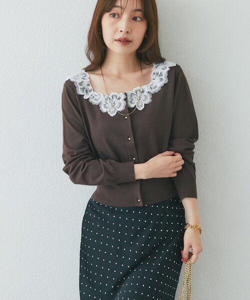 La boutique BonBon(ラブティックボンボン)の「【お気に入り総選挙3位!・最強愛されニット】スクエアネックレース付きカーディガン(カーディガン/ボレロ・レディース・ネイビー/ブラウン/オフホワイト/ボルドー・FREE)」の1枚目の写真