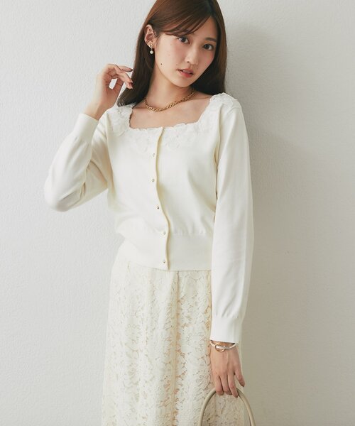 La boutique BonBon(ラブティックボンボン)の「【お気に入り総選挙3位!・最強愛されニット】スクエアネックレース付きカーディガン(カーディガン/ボレロ・レディース・ネイビー/ブラウン/オフホワイト/ボルドー・FREE)」の9枚目の写真