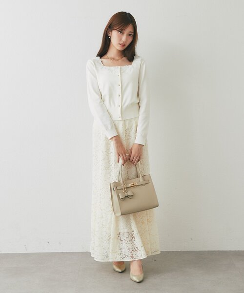 La boutique BonBon(ラブティックボンボン)の「【お気に入り総選挙3位!・最強愛されニット】スクエアネックレース付きカーディガン(カーディガン/ボレロ・レディース・ネイビー/ブラウン/オフホワイト/ボルドー・FREE)」の12枚目の写真