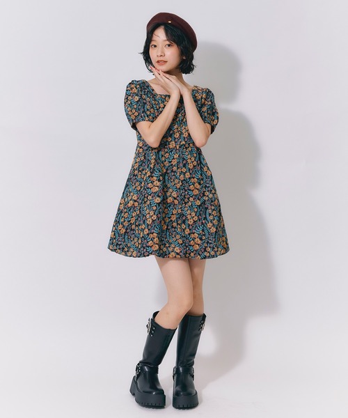REDYAZEL(レディアゼル)の「ゴブランライクミニフラワーフレアワンピース(ワンピース・レディース・ネイビー/ブルー/ラベンダー・FREE)」の5枚目の写真