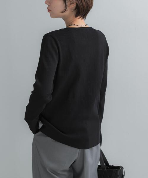 URBAN RESEARCH ROSSO WOMEN(アーバンリサーチ ロッソ)の「Torrazzo Donna LAYERED V-NECK TOP(ニット/セーター・レディース・ブラック/グレー・FREE)」の5枚目の写真