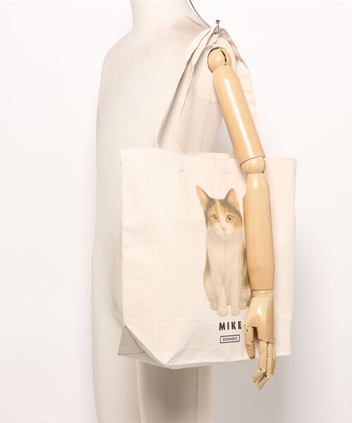 Moftique(モフティック)の「Moftique(モフティック) トートバッグ キャンバス マチ有 生成り 三毛猫 猫 アニマルプリント Lサイズ ユニセックス(トートバッグ・レディース・ナチュラル・FREE)」の6枚目の写真