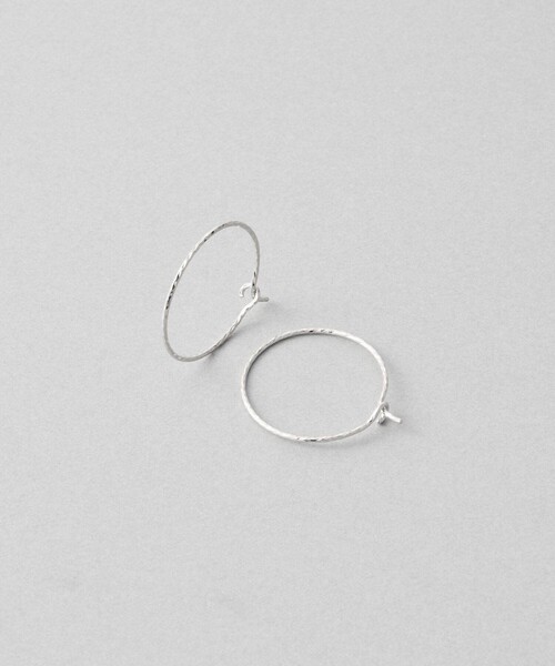 Jouete(ジュエッテ)の「フープピアス カットライン size/M(ピアス(両耳用)・レディース・シルバー・FREE)」の2枚目の写真