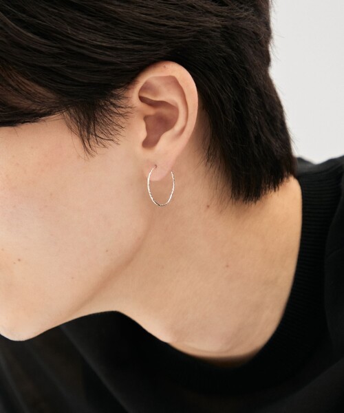 Jouete(ジュエッテ)の「フープピアス カットライン size/M(ピアス(両耳用)・レディース・シルバー・FREE)」の7枚目の写真