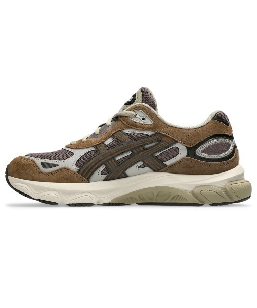 ASICS(アシックス)の「GEL-NYC 2.0 / ゲルエヌワイシー 2.0(スニーカー・レディース・ブラウン系その他・25/25.5/29.5/29/23.5/27/26/24.5/28.5/28/23/27.5/26.5/24)」の2枚目の写真
