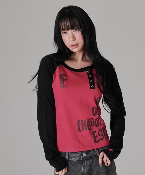 ESCAPEFROM(エスケープフロム)の「ESCF ピクセルタイポプリントサイドスナップロングスリーブマゼンタ(Tシャツ/カットソー・レディース・その他・MEDIUM)」の6枚目の写真
